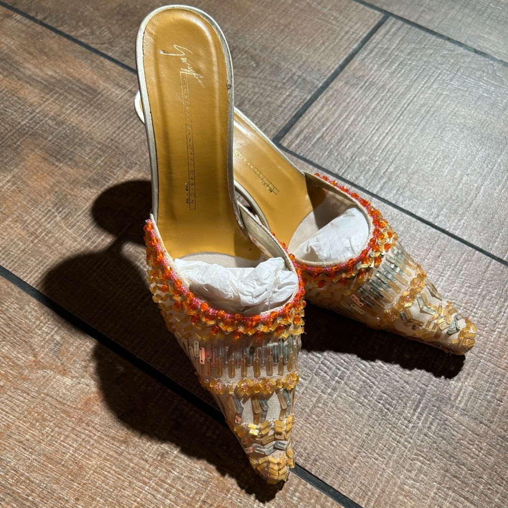 Vintage Y2K Embellished Yellow Beaded Pointed-Toe Mule Sz 7 1/2 - Picture 4 of 14